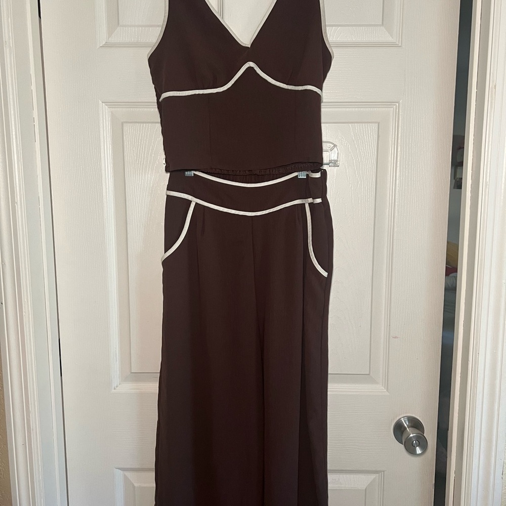 Elegant Brown Sleeveless Dress